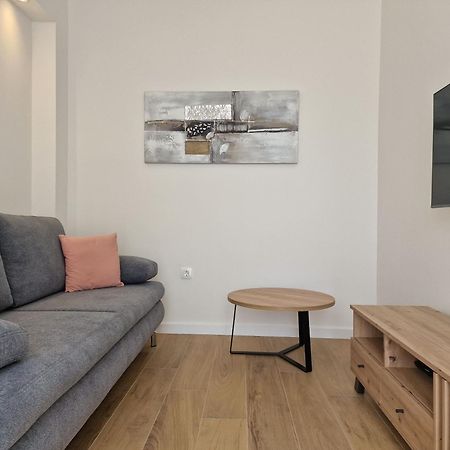Apartments Miamare Примоштен Экстерьер фото