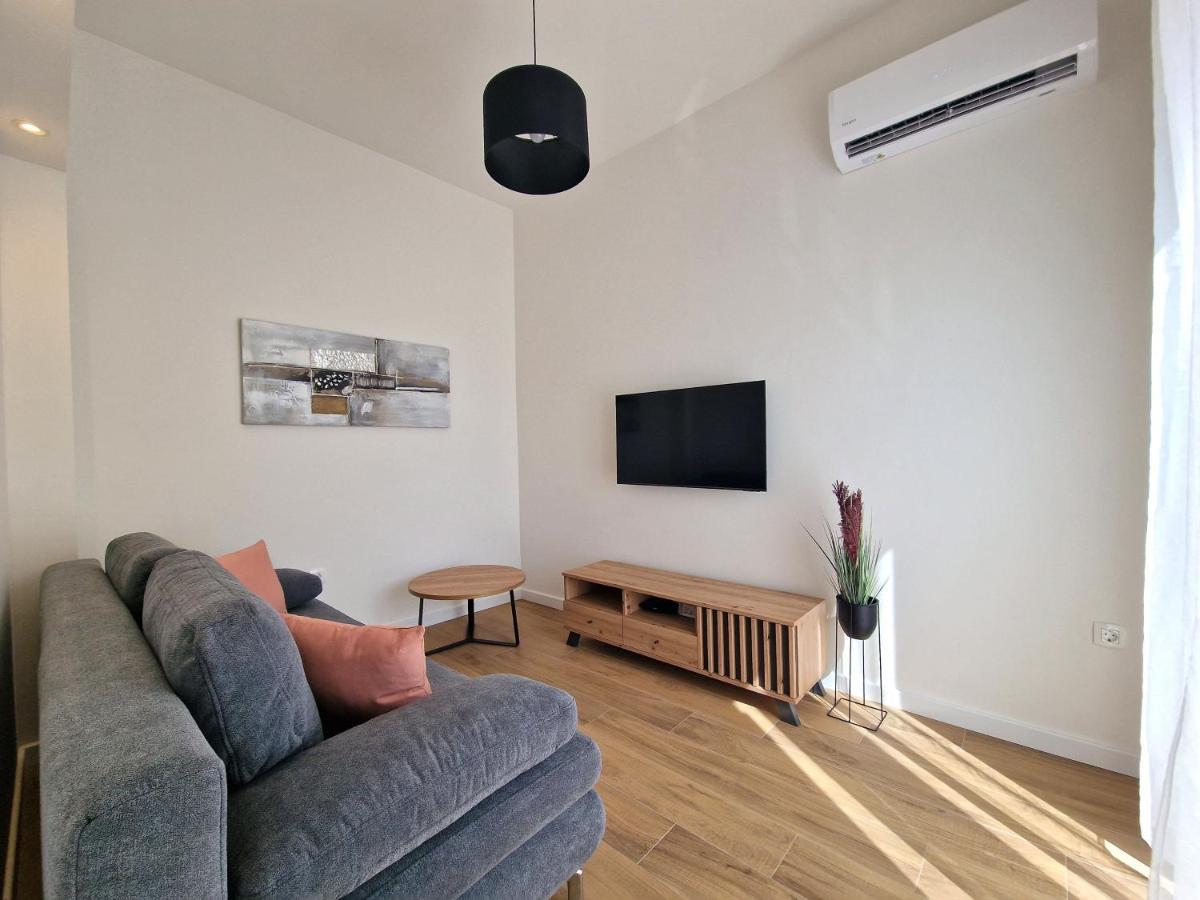 Apartments Miamare Примоштен Экстерьер фото