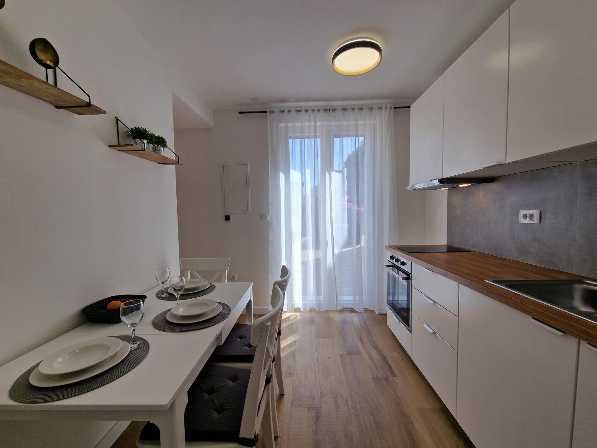 Apartments Miamare Примоштен Экстерьер фото