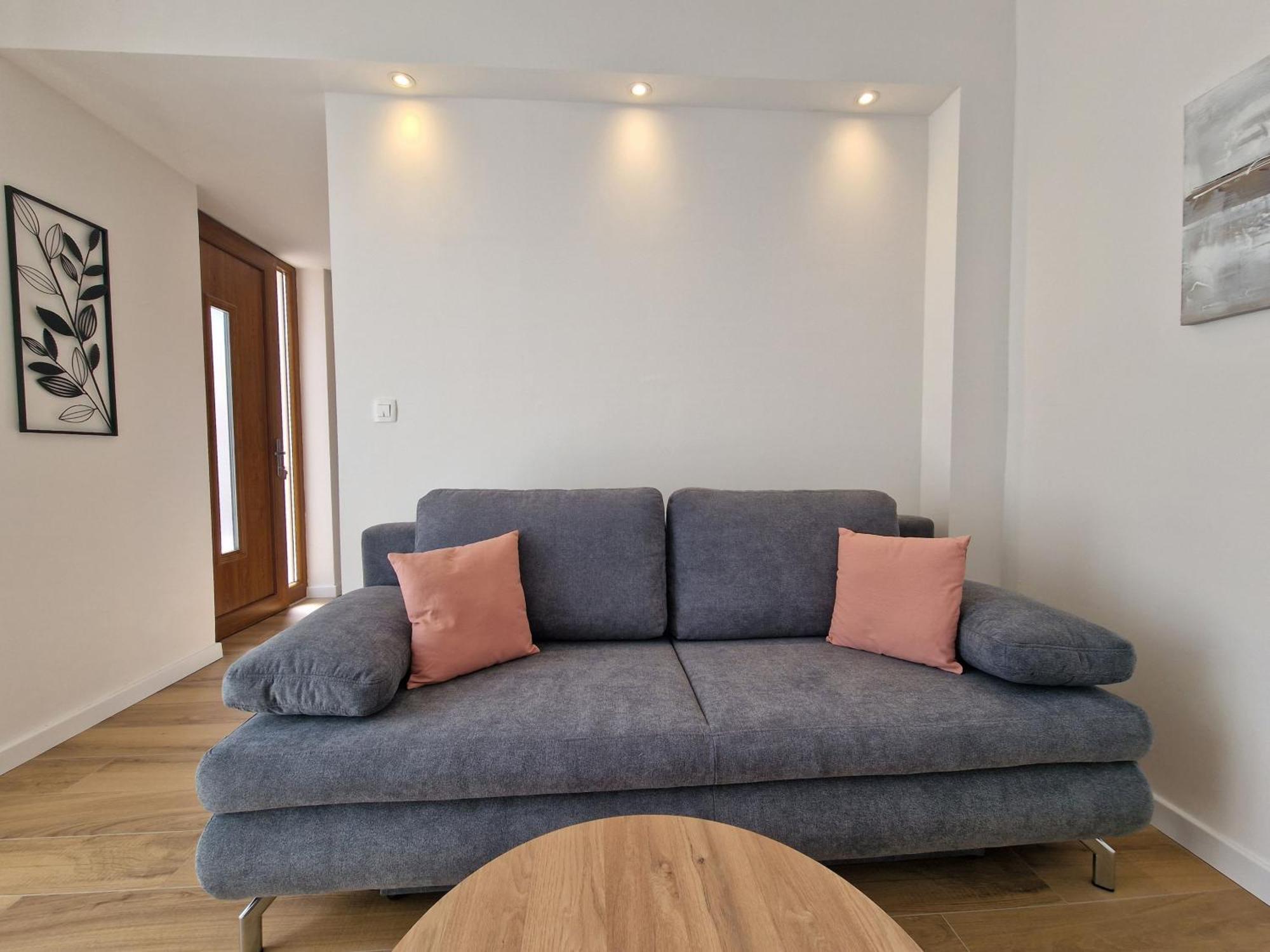 Apartments Miamare Примоштен Экстерьер фото