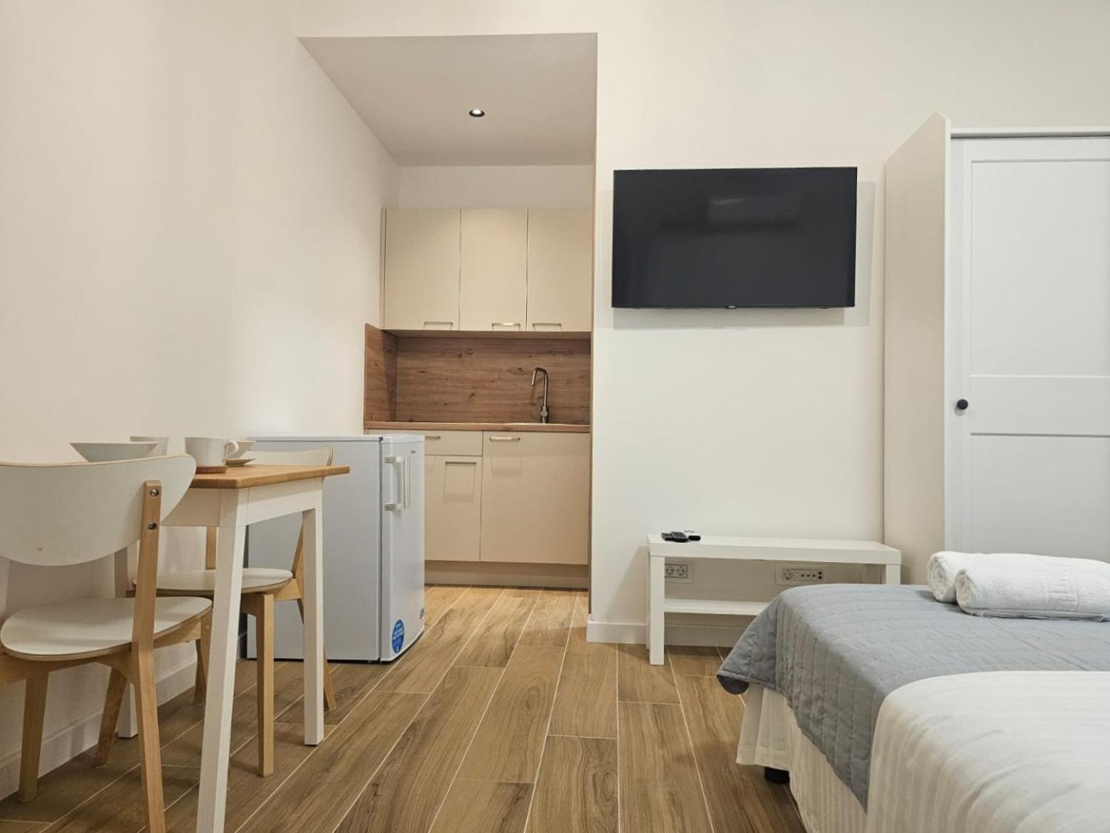 Apartments Miamare Примоштен Номер фото